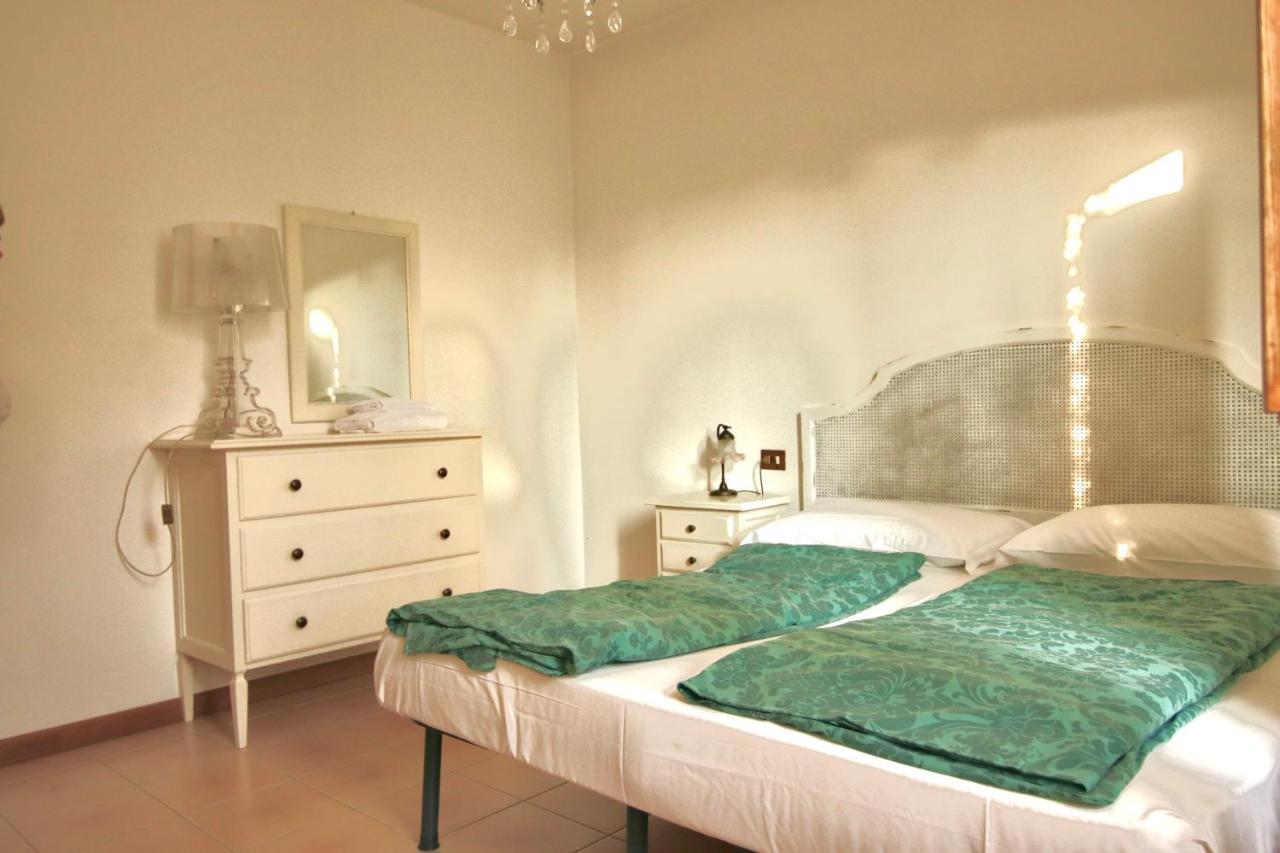 3 Rooms Apartment Whit Balcony And Lake Wiew 马尔切西内 外观 照片