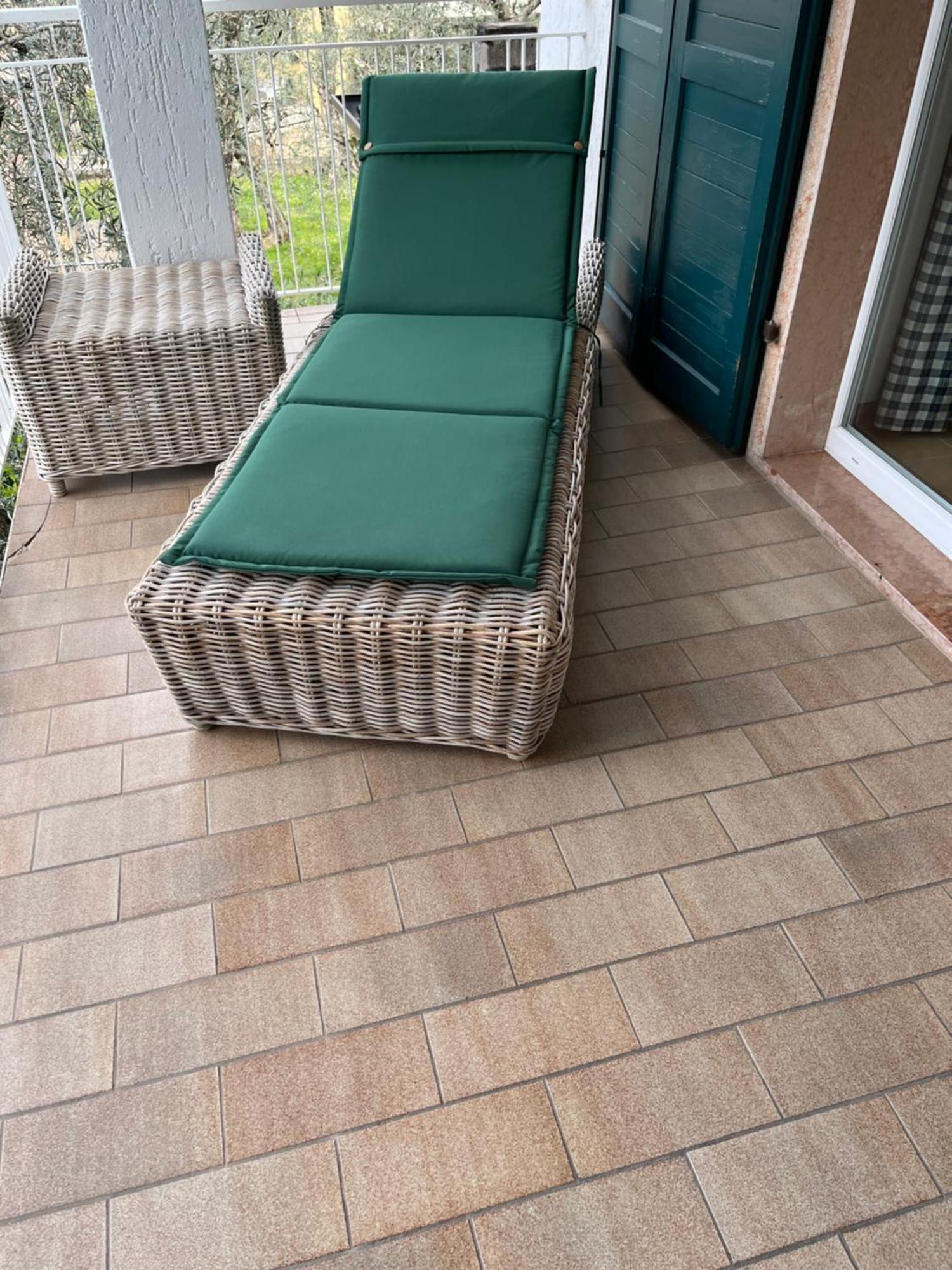 3 Rooms Apartment Whit Balcony And Lake Wiew 马尔切西内 外观 照片
